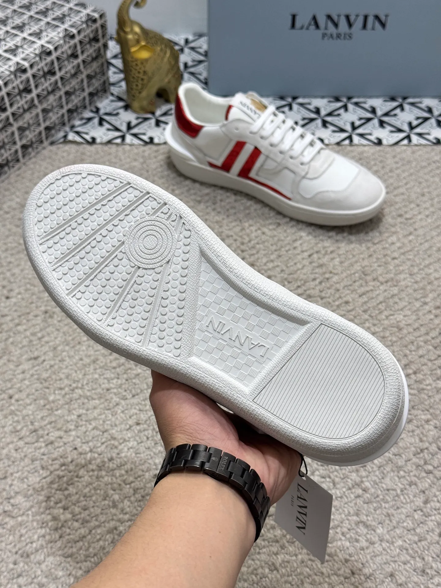 Men's men's shoes 💰520 [New style] 🦈🦈lanvin #LANVIN spring and summer series new colors ❤️‍🔥The latest lace-up fashionable casual Forrest Gump running shoes~bumpr high-quality couple 👫 series!! The latest trendy products of the season. Many bloggers have planted grass and purchased the original molds for customization. The uppers are nubuck leather. They are very versatile, fashionable and casual, and are comfortable to wear on the feet. Recommended! The original molds have clear logo rubber bottoms, which are non-slip and wear-resistant. Size: Female 36~40 Male 38-44 (45 customized